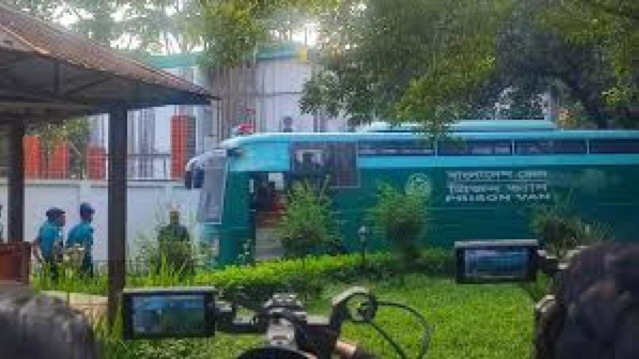 মানবতাবিরোধী অপরাধের দুই মামলায় ট্রাইব্যুনালে আনা হলো ১৩ সেনা কর্মকর্তাকে