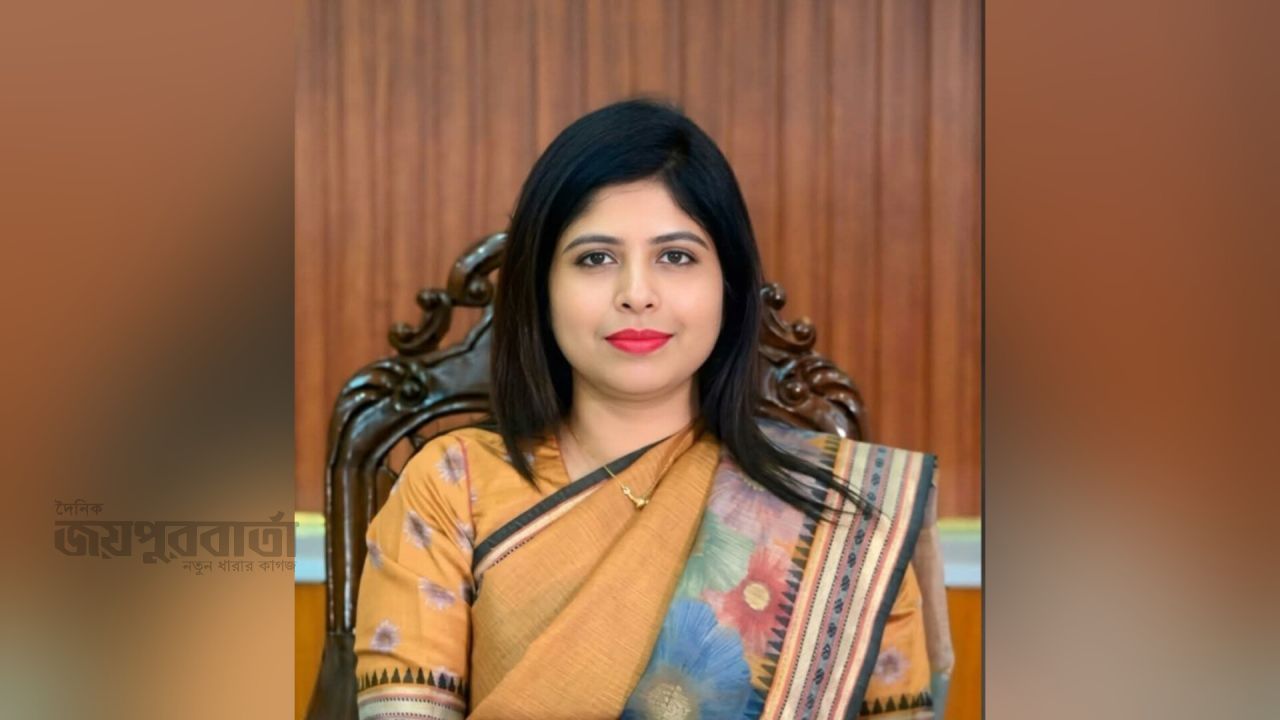 সাতক্ষীরা আশাশুনির দু’টি ভূমি অফিস পরিদর্শনে জেলা প্রশাসক