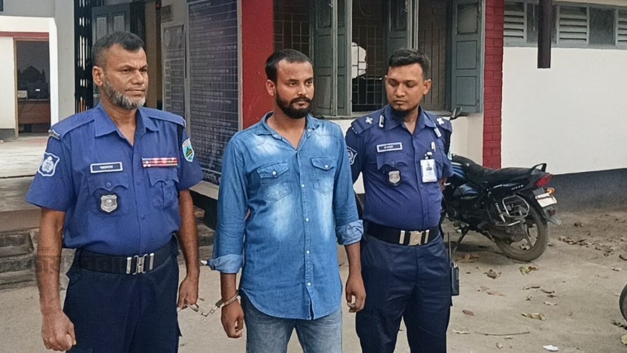 ‎চাঁদা না দেওয়ায় ‘মব’ সৃষ্টি করে ব্যবসাপ্রতিষ্ঠান ও বাড়িতে হামলার অভিযোগ