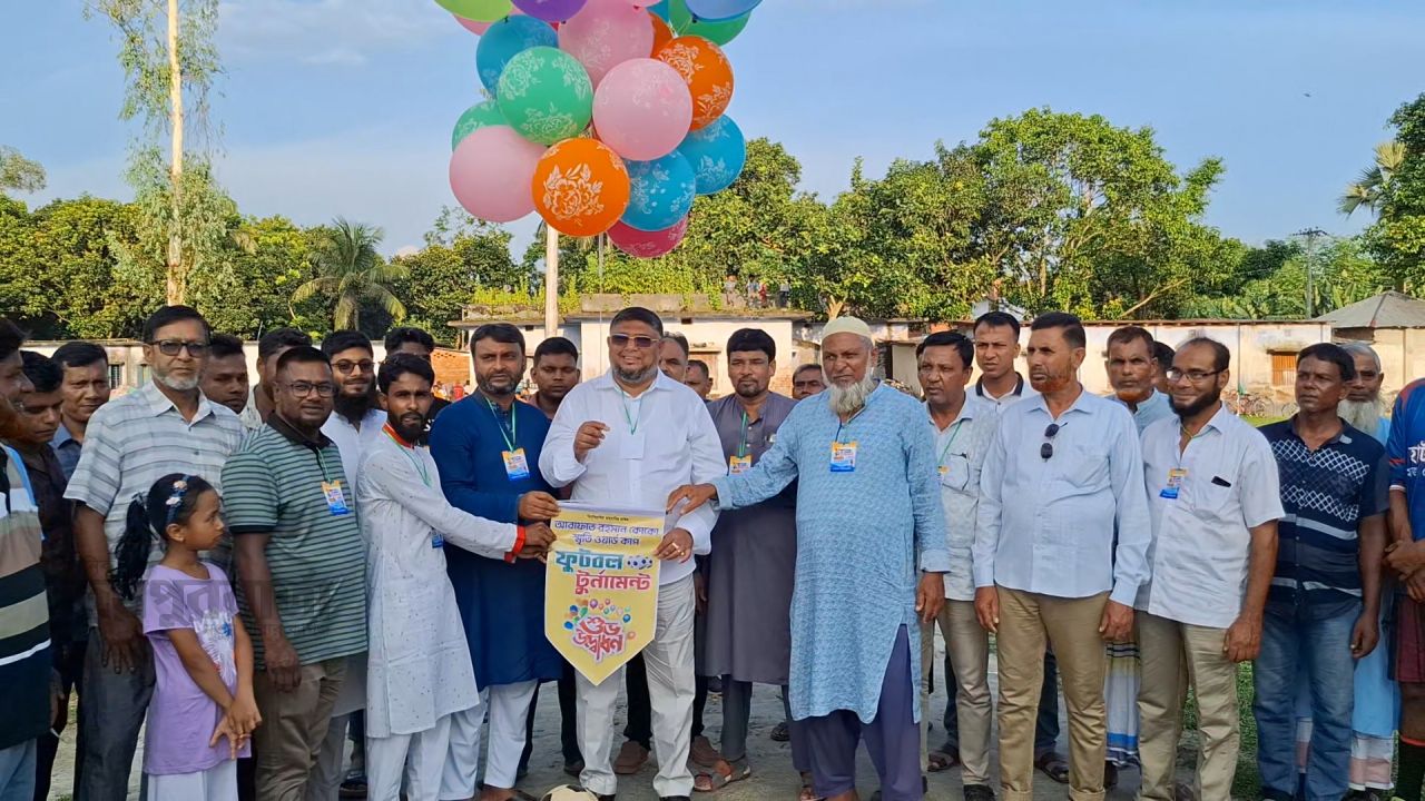 জয়পুরহাটে 'আরাফাত রহমান কোকো স্মৃতি ওয়ার্ড কাপ ফুটবল টুর্নামেন্ট' উদ্বোধন