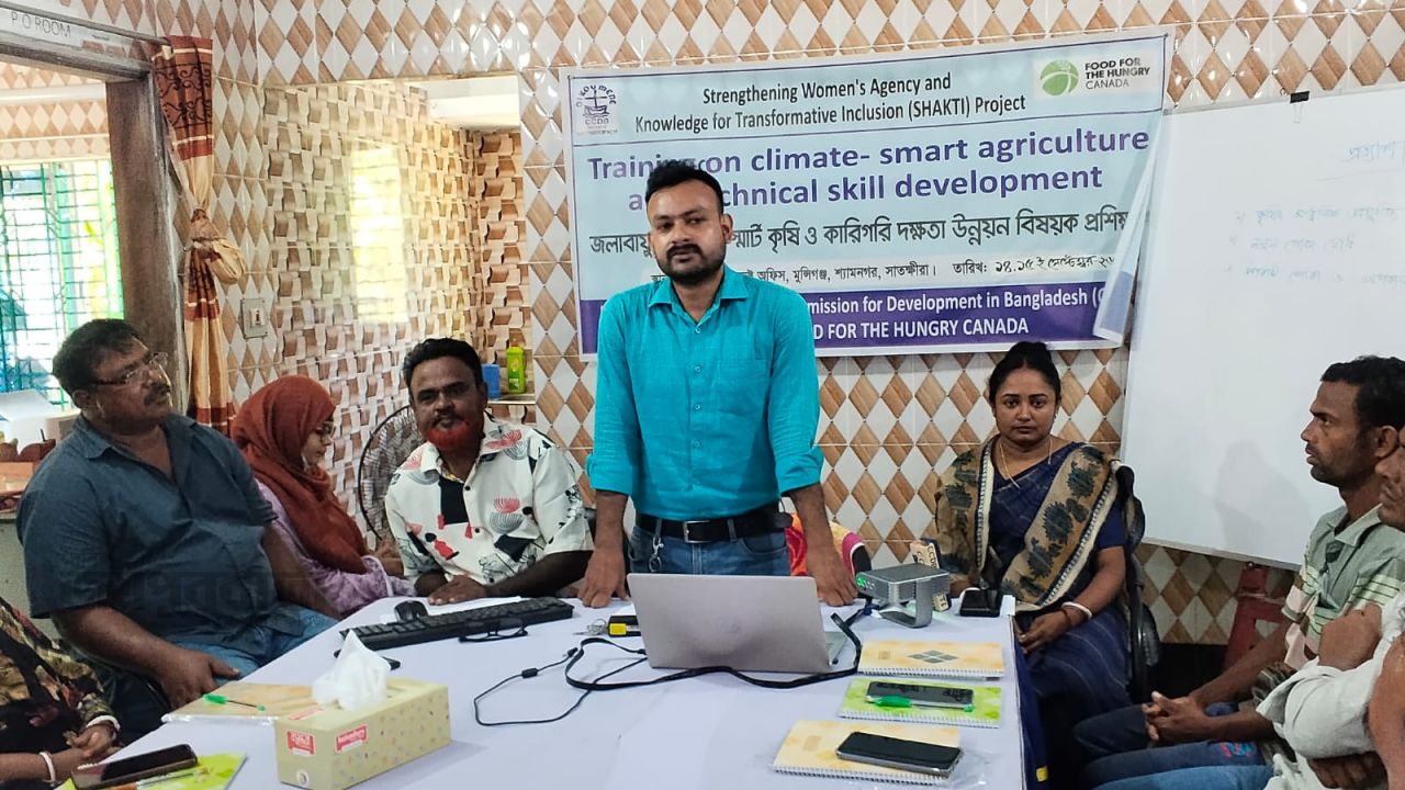 শ্যামনগরের দক্ষতা উন্নয়ন বিষয়ক প্রশিক্ষণের সমাপনী