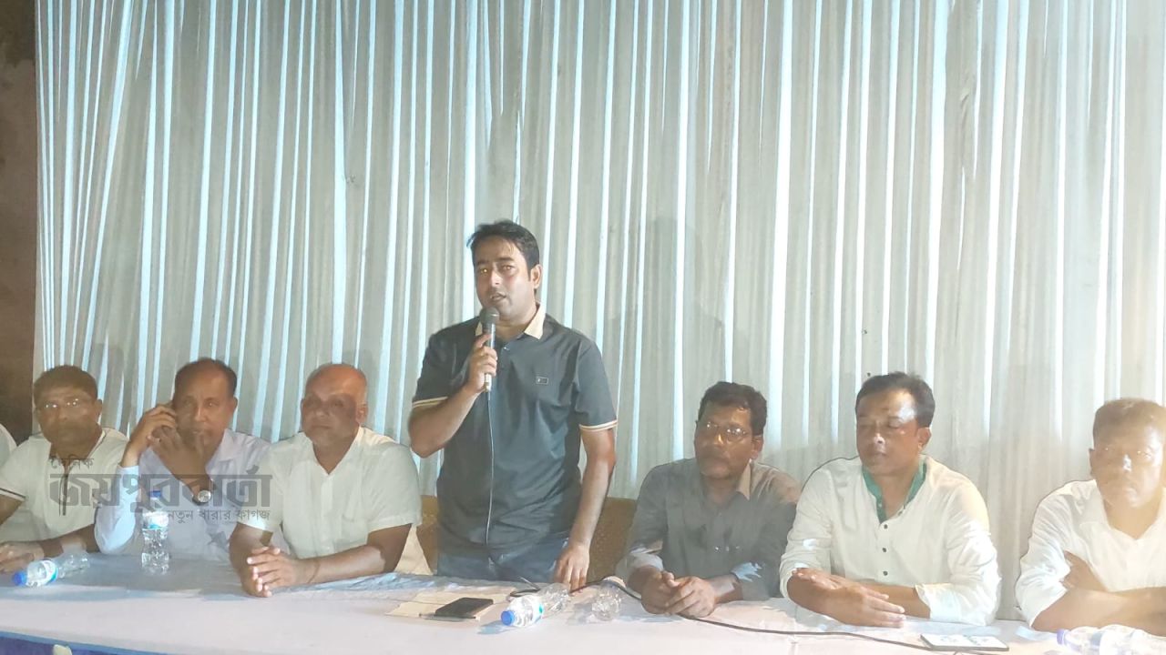 শিবগঞ্জে মেয়র প্রার্থীর গণসংযোগ ও আলোচনা সভা 