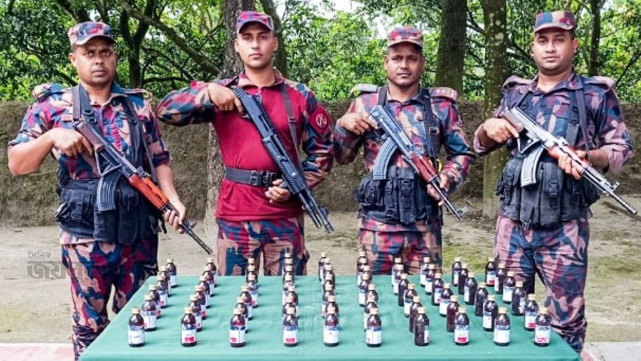 ​চাঁপাইনবাবগঞ্জে বিজিবির অভিযানে বিপুল পরিমাণ মাদকসহ ১ জন আটক