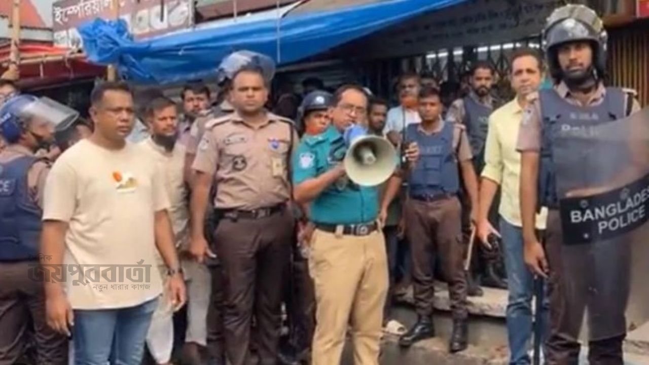 জাসদ কার্যালয়ে পুলিশের অভিযান, আটক আ.লীগের বিপুল নেতাকর্মী