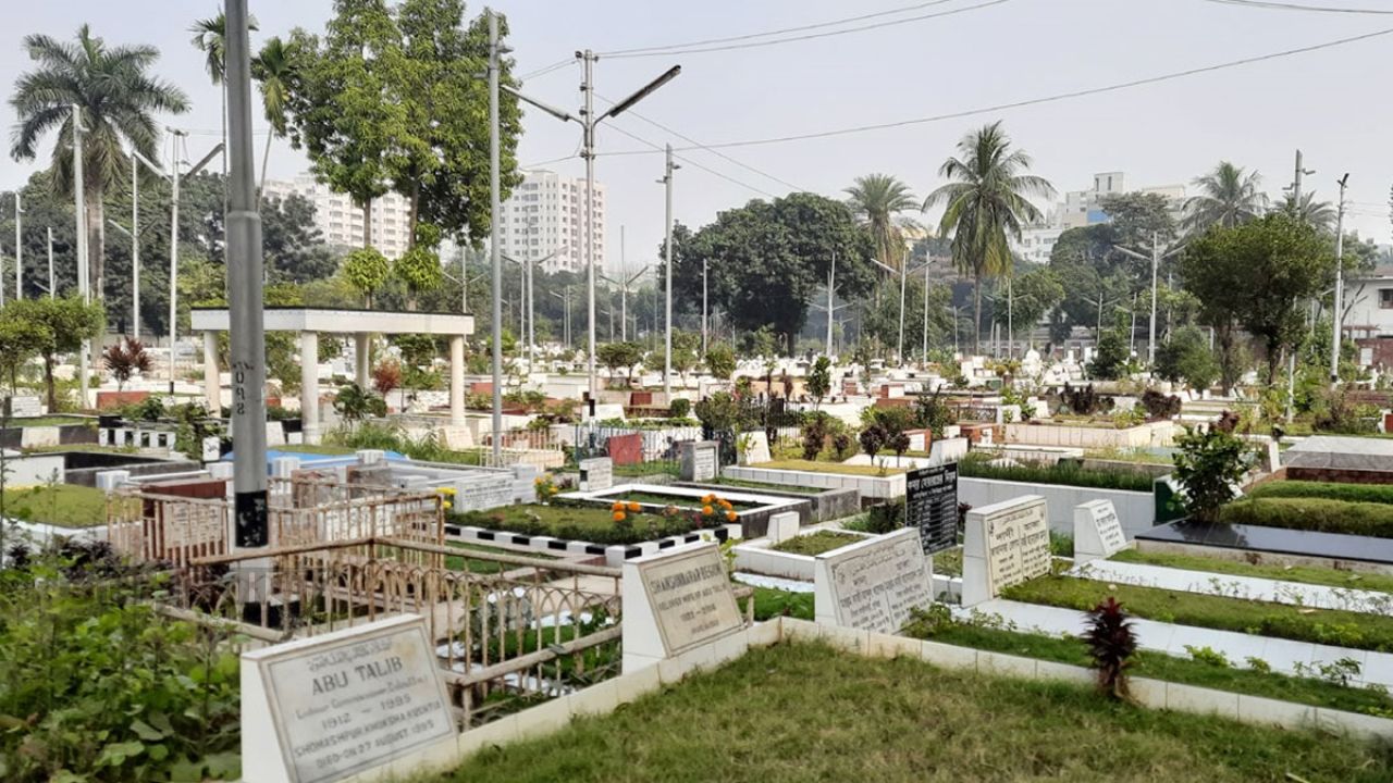 আবাসনের মতোই সংকট কবরেও, ঢাকায় শেষ ঠিকানার মূল্য কোটি টাকা 