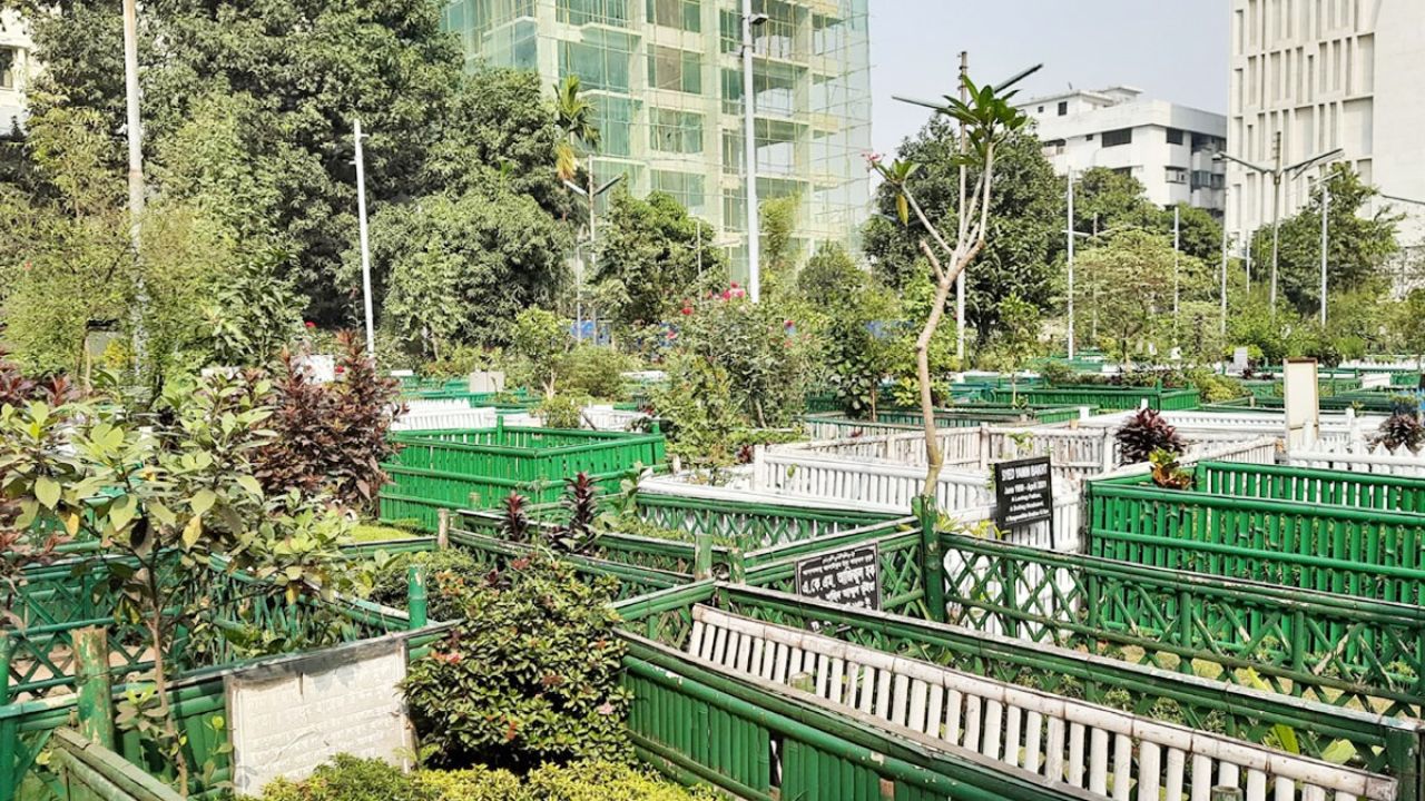 ঢাকার কবরস্থানে সংকট বহুমুখী, শেষ ঠিকানা ঘিরে বাড়ছে অর্থের চাপ