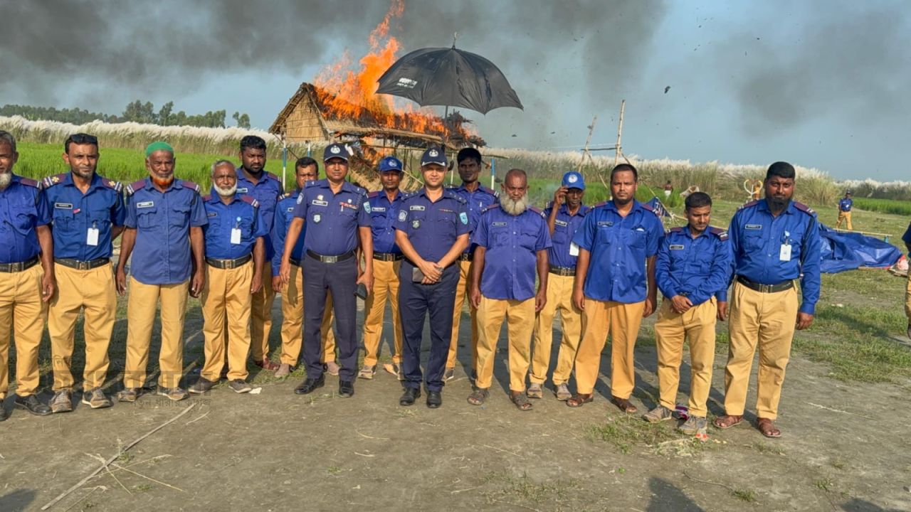 কুড়িগ্রামে অনৈতিক কর্মকান্ডের আখরায় পুলিশের অভিযান 