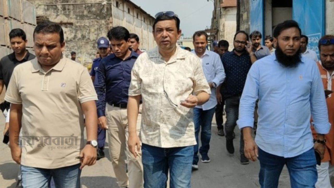 নৌপরিবহন মন্ত্রীর আকস্মিক বেনাপোল স্থল বন্দর পরিদর্শন 
