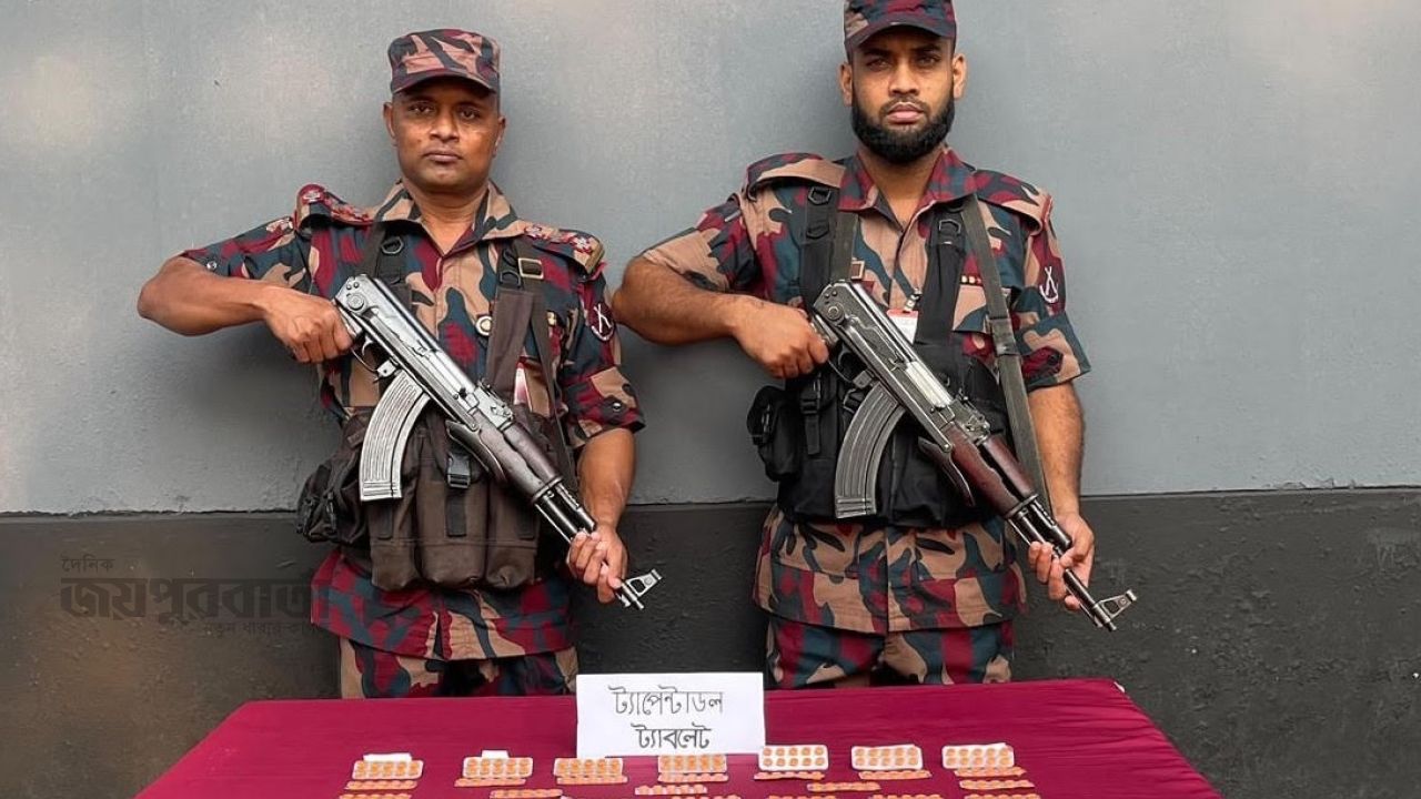 বিরল সীমান্তে বিজিবির অভিযানে মাদক উদ্ধার