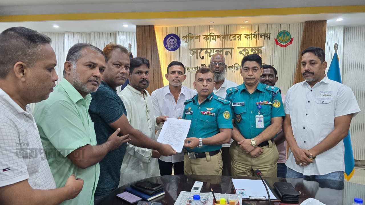 রাজশাহীতে ‘অপ-সাংবাদিকতা’ বন্ধে ব্যবস্থা চেয়ে ভূমিমন্ত্রীর হস্তক্ষেপ কামনা
