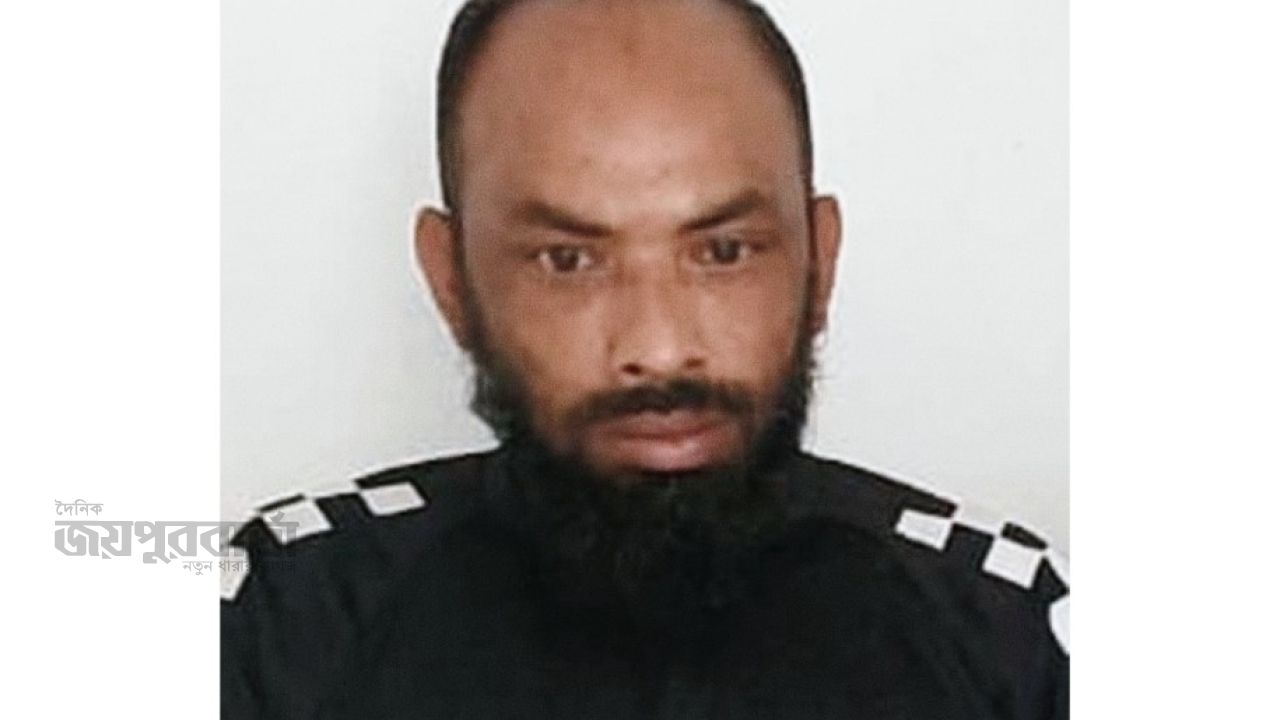 ধুনটে বার্মিজ চাকুসহ ১৪ মামলার আসামি গ্রেপ্তার