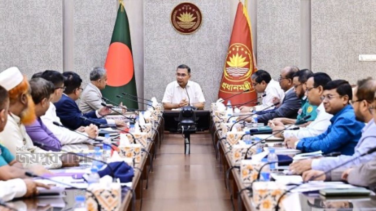 প্রধানমন্ত্রীর সভাপতিত্বে ঢাকার গণপরিবহন ব্যবস্থাপনা নিয়ে  বৈঠক অনুষ্ঠিত