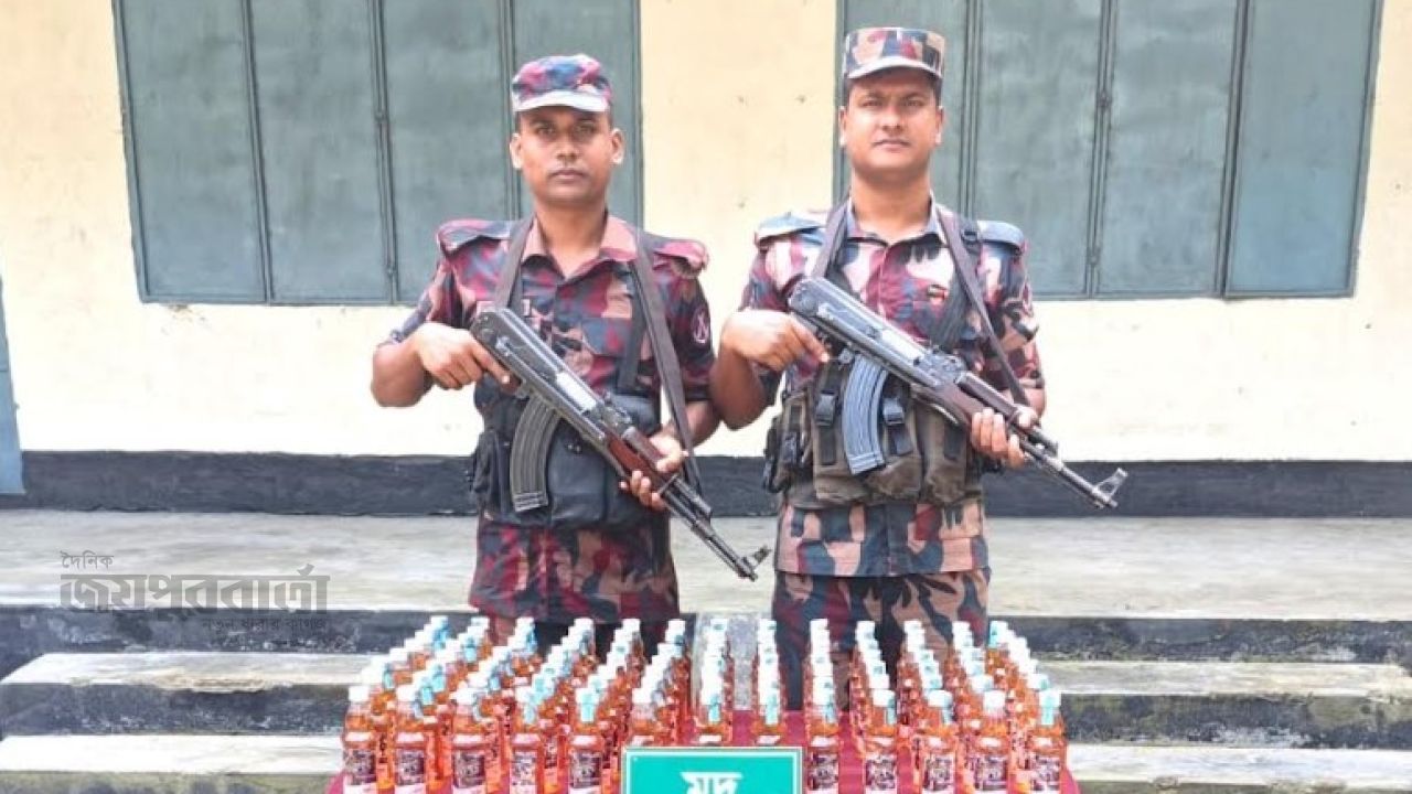 দিনাজপুর সীমান্তে বিজিবির অভিযান,ইয়াবা-মদ উদ্ধার