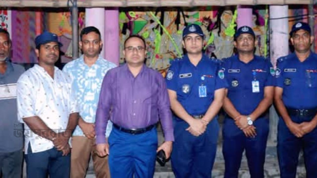 সাতক্ষীরা জেলার বিভিন্ন পূজামণ্ডপ পরিদর্শন করলেন পুলিশ সুপার