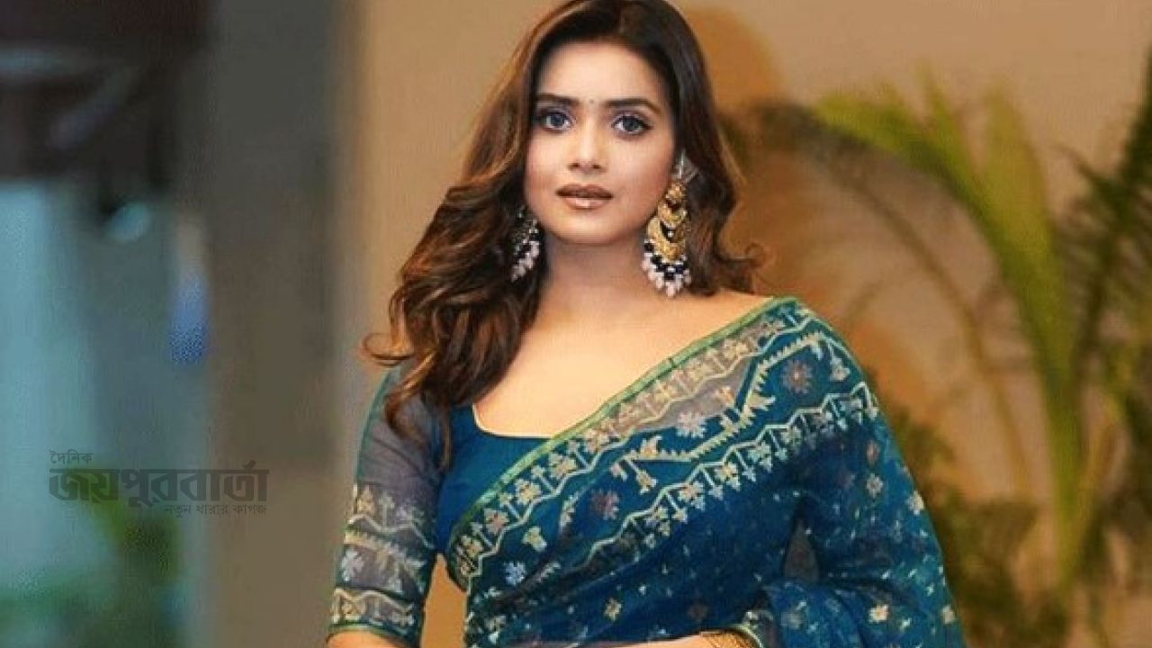 সড়ক দুর্ঘটনার শিকার হয়েছেন ছোট পর্দার অভিনেত্রী তানজিন তিশা