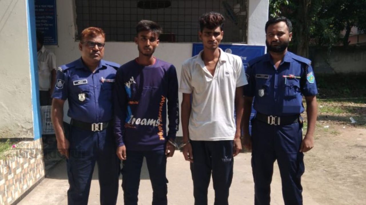 আত্রাইয়ে ছিনতাই চেষ্টার ঘটনায় গ্রেফতার ২ 
