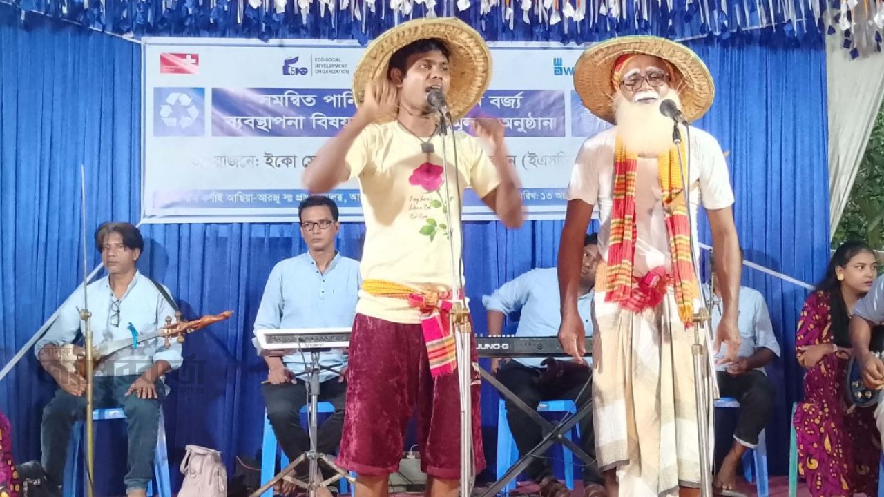 ধামইরহাটে সচেতনতামুলক বিষয়ে গম্ভীরা নাটিকা অনুষ্ঠিত