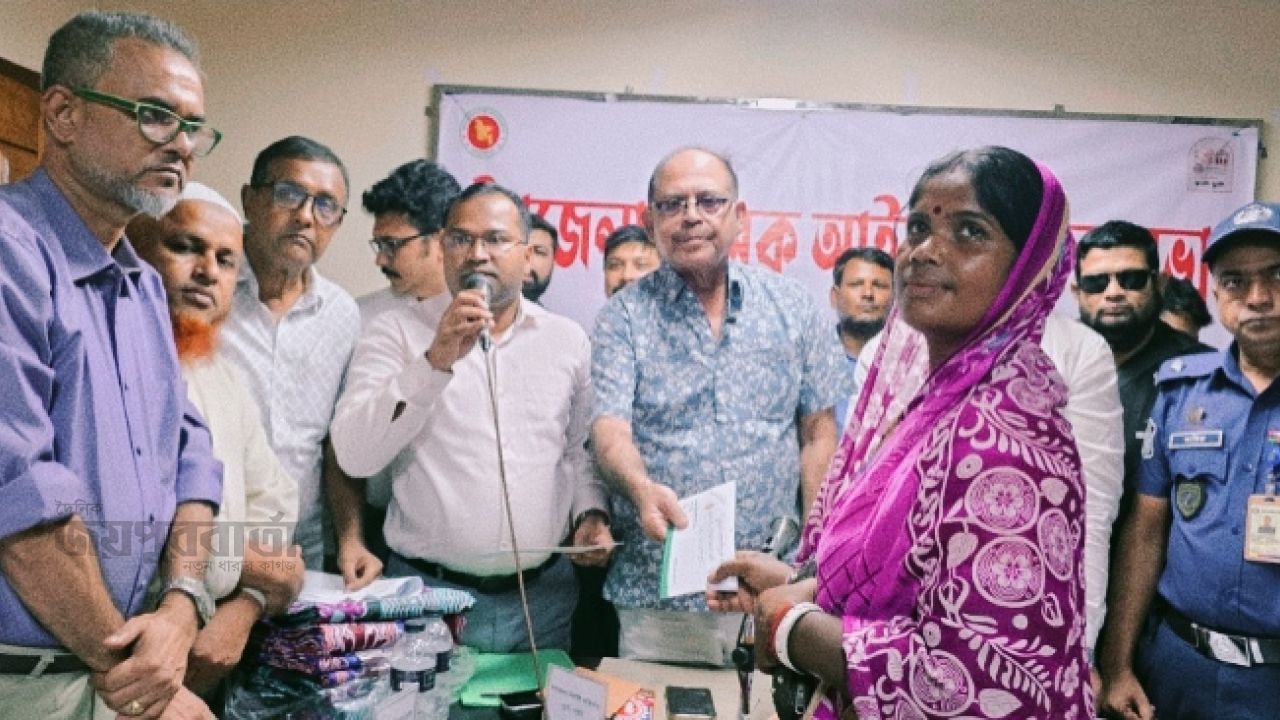 সরকার সাম্প্রদায়িক সম্প্রীতি ও সর্বজনীন অধিকারে দৃঢ়ভাবে বিশ্বাসী