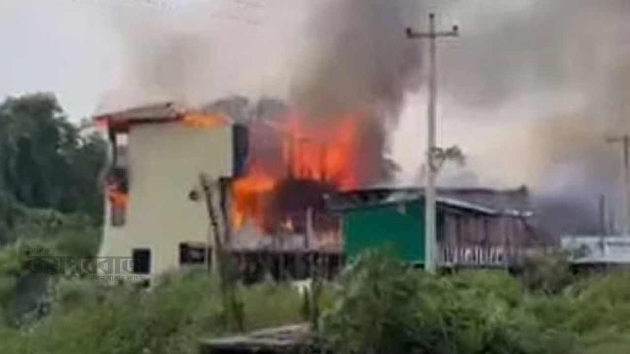 কক্সবাজারে টুপটুপ রিসোর্টে আগুন,৫ জনের মৃত্যু 