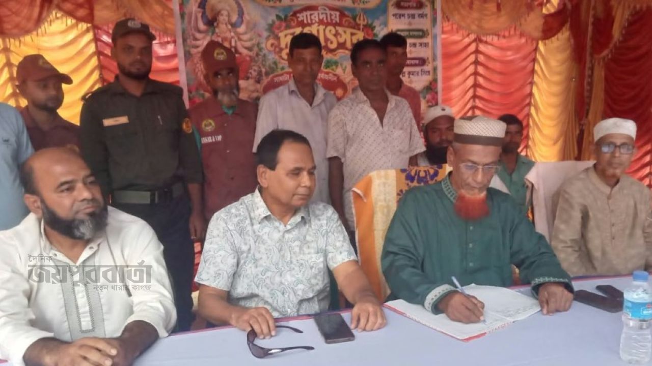 সাঘাটায় শারদীয় দুর্গাপূজার মণ্ডপ পরিদর্শন করলেন সংসদ সদস্য 