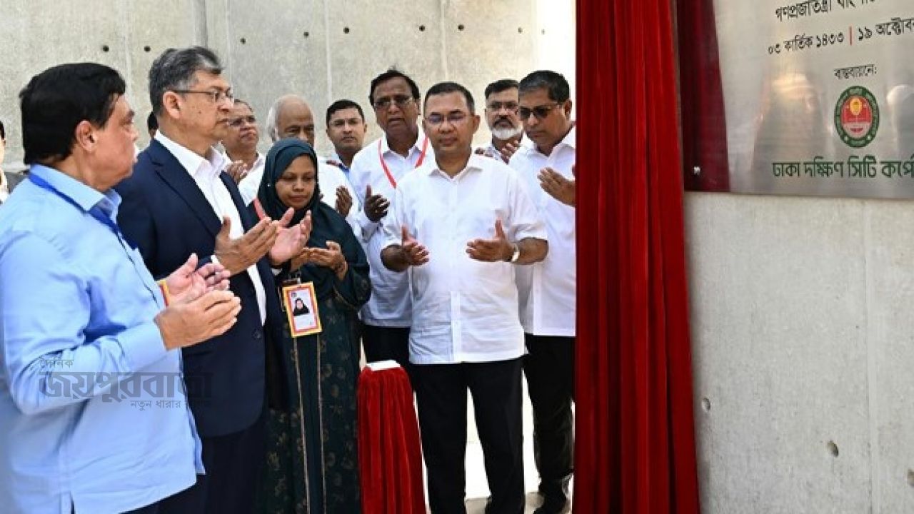জুলাই স্মৃতিস্তম্ভ ও আধুনিকায়িত ওসমানী উদ্যান উদ্বোধন করলেন প্রধানমন্ত্রী 