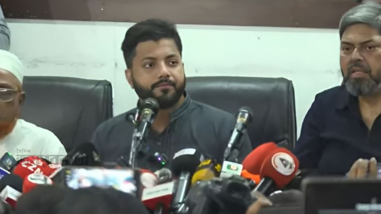 মুক্তিযুদ্ধ বিষয়ক প্রতিমন্ত্রীর পদ থেকে পদত্যাগের ঘোষণা দিয়েছেন ইশরাক হোসেন