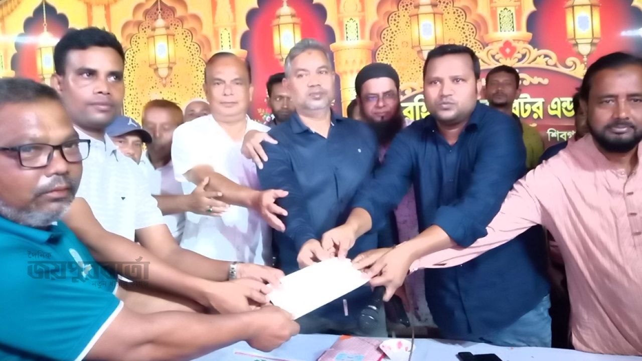 ‎পাঁচবিবির মেয়র প্রার্থী শামীম হোসেনের দূর্গা মন্ডপ পরিদর্শন