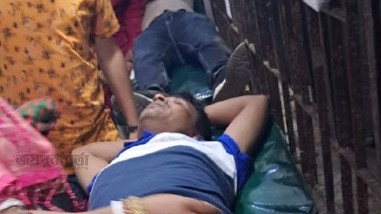 রাণীনগরে নারীকে উত্ত্যক্তের প্রতিবাদ করায় ২জনকে ছুরিকাঘাত