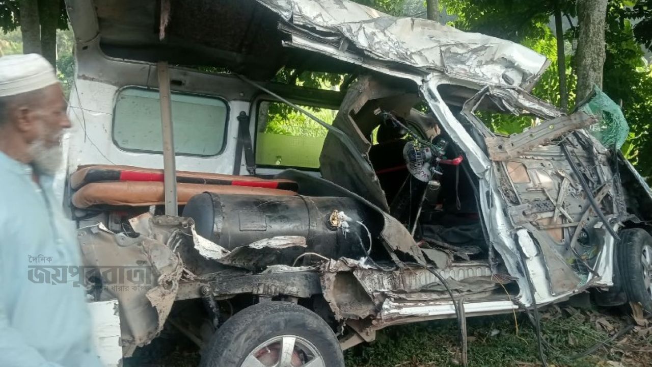 মধুখালীতে বাস-এ্যাম্বুলেন্সের মুখোমুখি সংঘর্ষে নিহত-৩