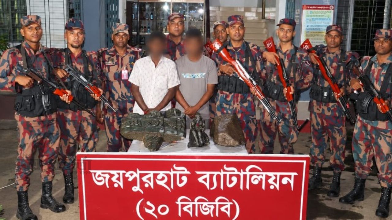 পাঁচবিবিতে ৮৯ কেজি কষ্টিপাথরের মূর্তি উদ্ধার,আটক ২