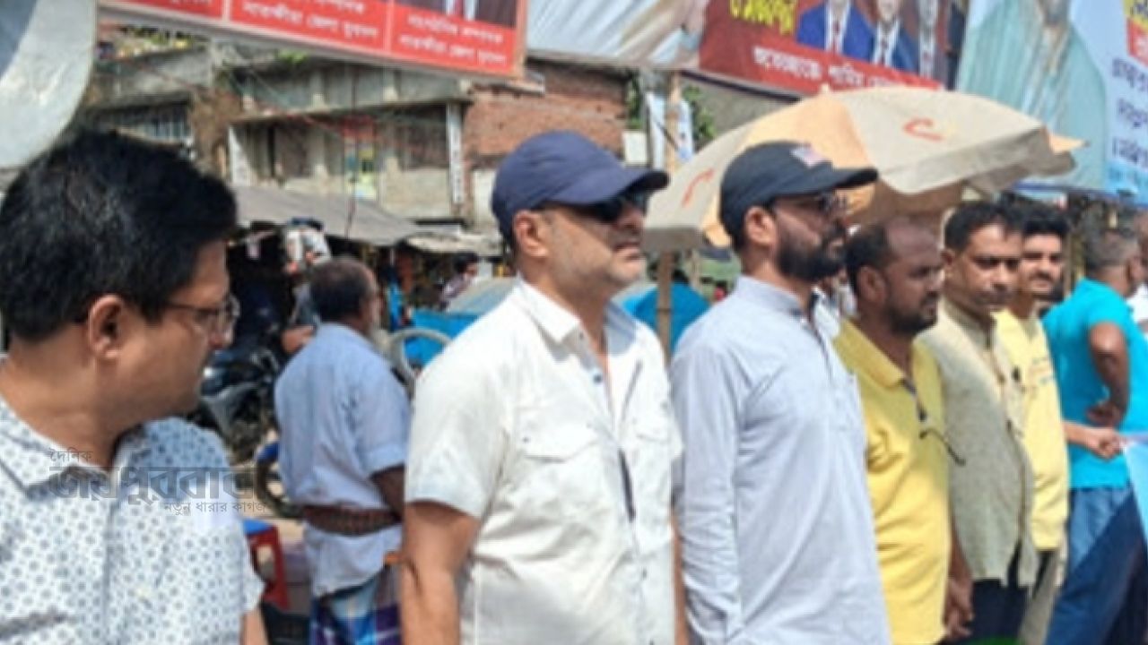 স্বাস্থ্য কর্মকর্তা ও আব্বাসীর কুরুচিপূর্ণ মন্তব্যের প্রতিবাদে মানববন্ধন 