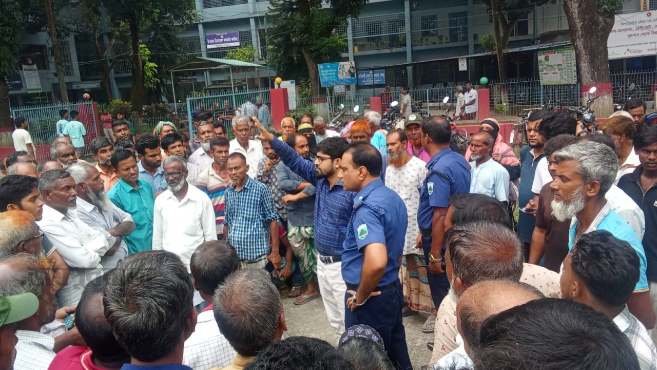 আত্রাইয়ে দীর্ঘ অপেক্ষার পর সার না পেয়ে প্রান্তিক কৃষকের  ক্ষোভ